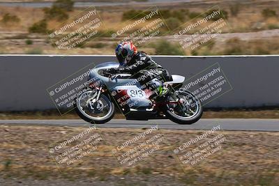 media/Apr-19-2025-AHRMA (Sat) [[3d98ca3309]]/Race/Group 1/Turn 4/